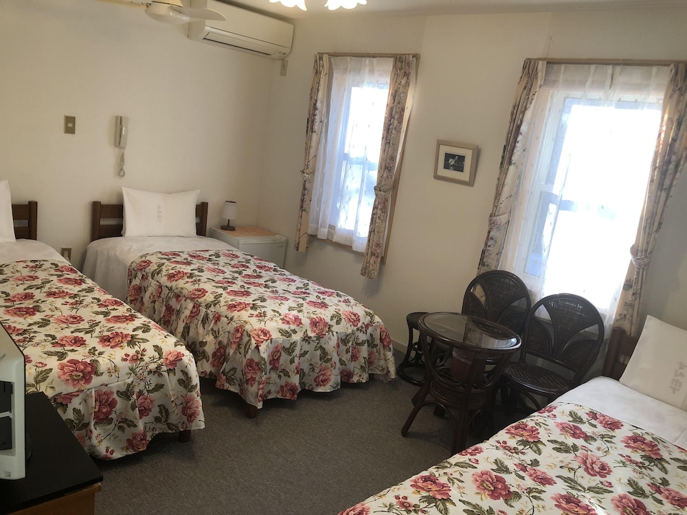 Economy Triple Room, Non Smoking (201)