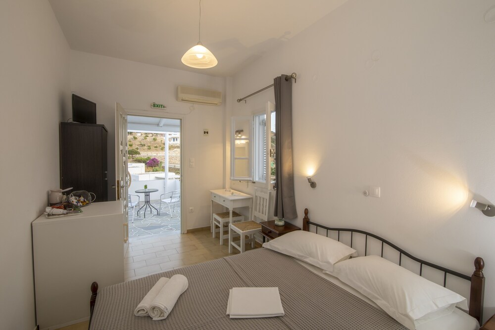 Double or Twin Room photo 3