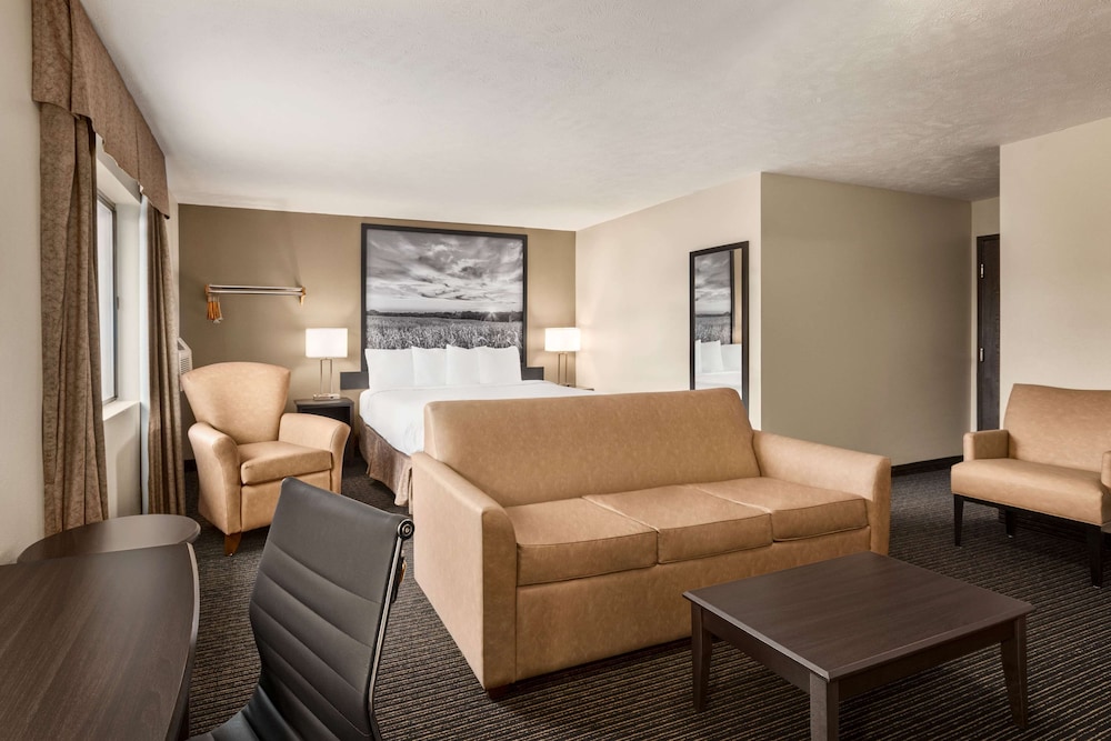 Studio Suite, 1 King Bed, Non Smoking photo 2