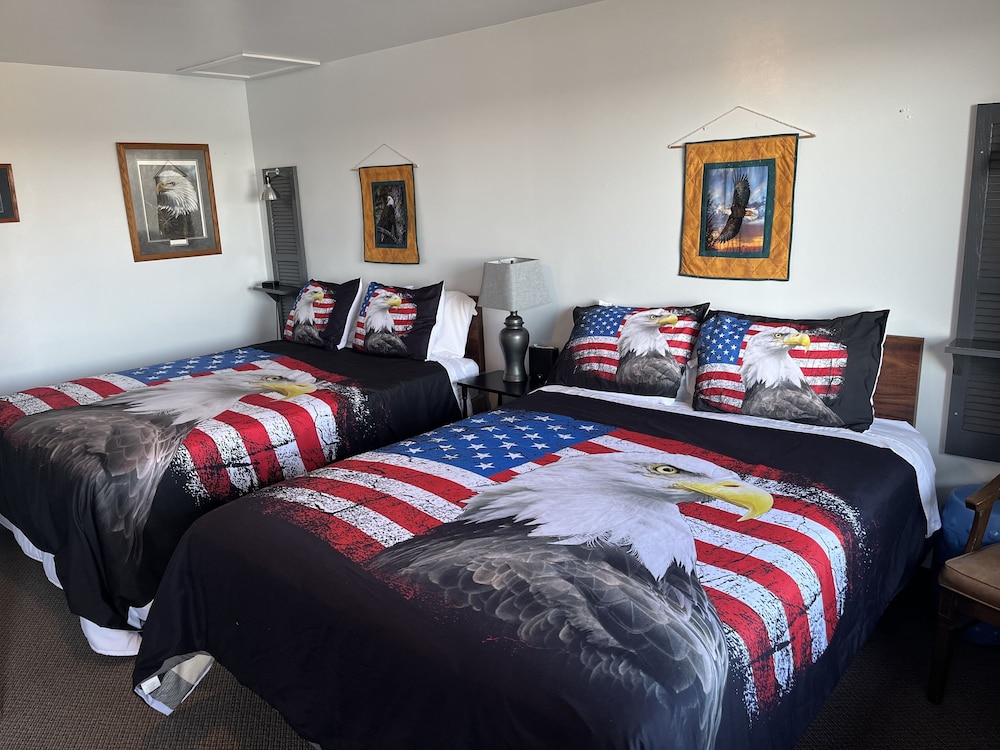 2 Queen Beds, River View, Upper Level photo 1