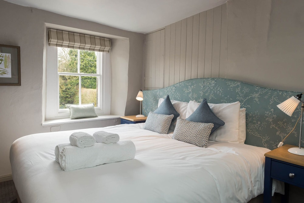 Standard Double or Twin Room (The Horse & Farrier) - Photo 7