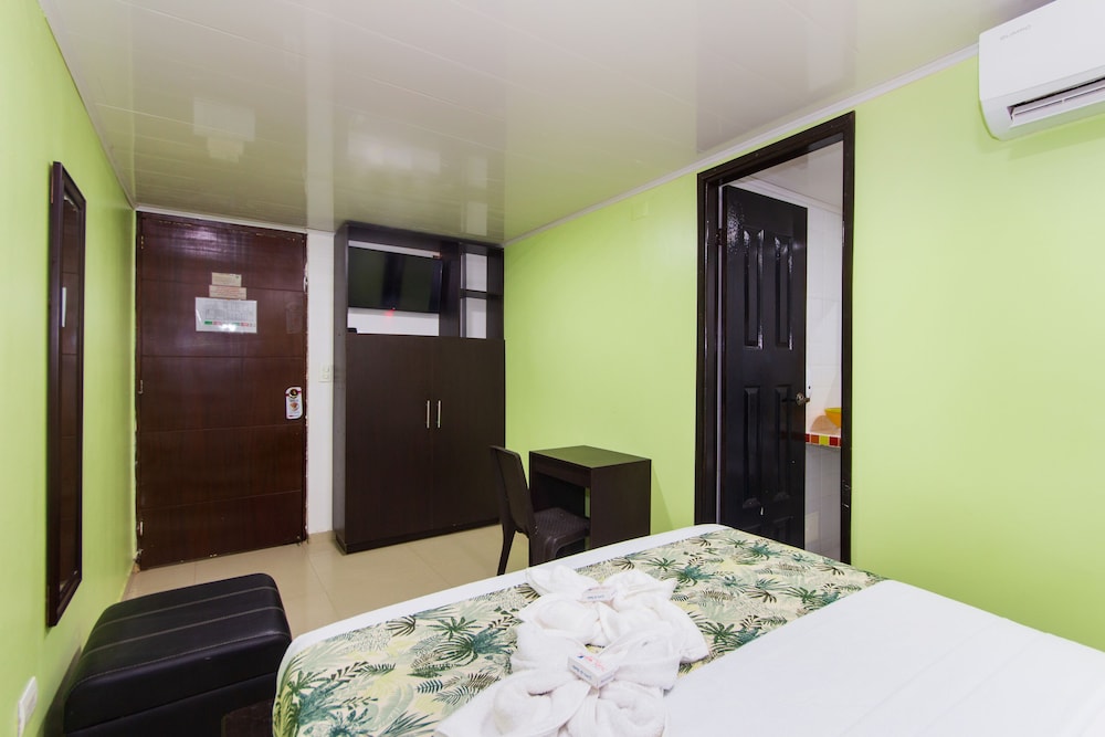 Hotel Marina Suites By Geh Suites — photo 53