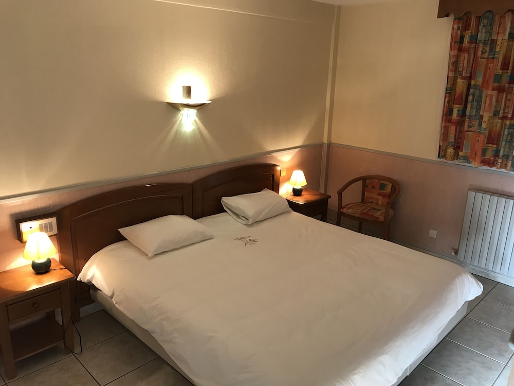 Suite, 1 Bedroom - Photo 1