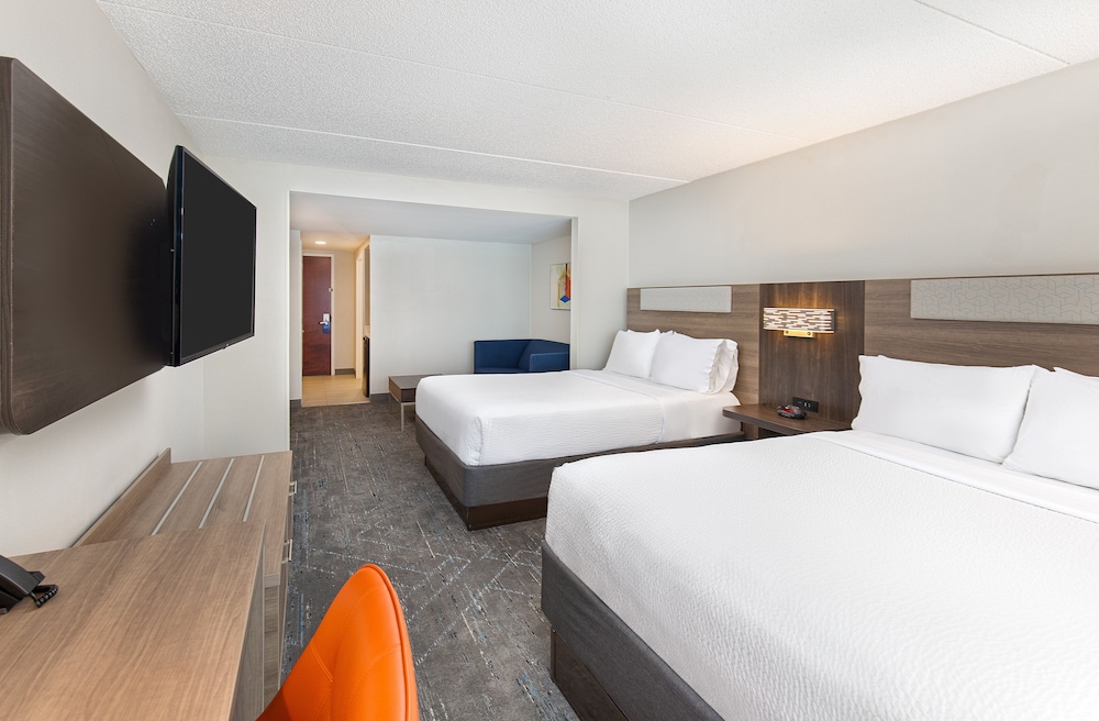 Suite, Multiple Beds - Photo 1