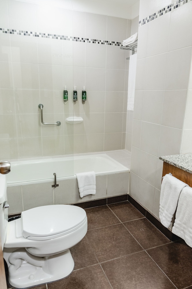 Standard Room, 2 Double Beds - Photo 13