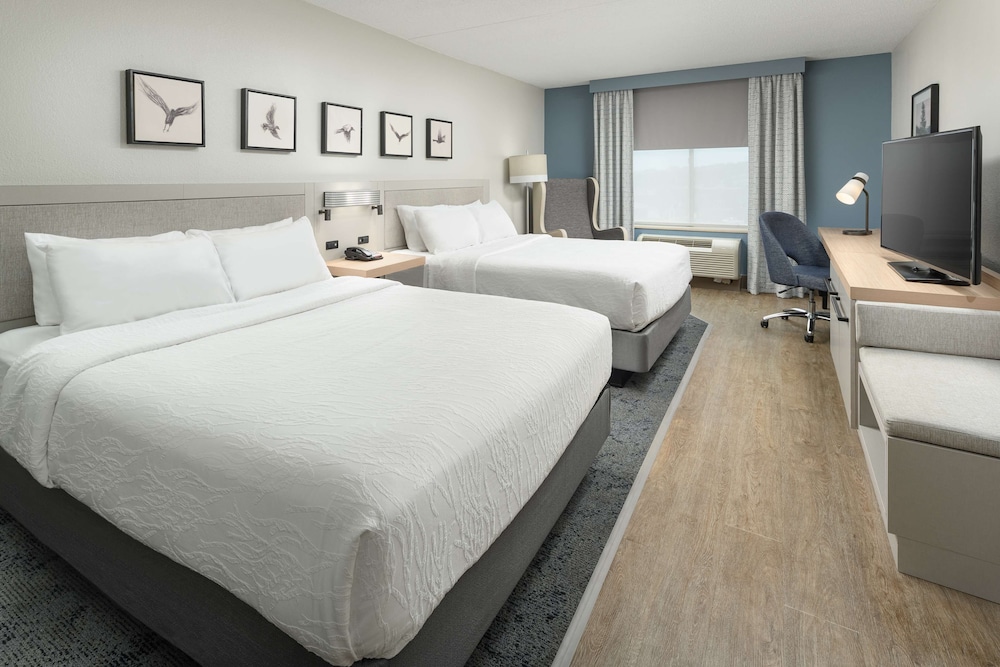 Standard Room, 2 Queen Beds, Accessible (Roll-in shower) - Photo 2