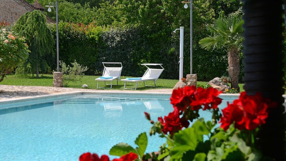 Villa photo 2