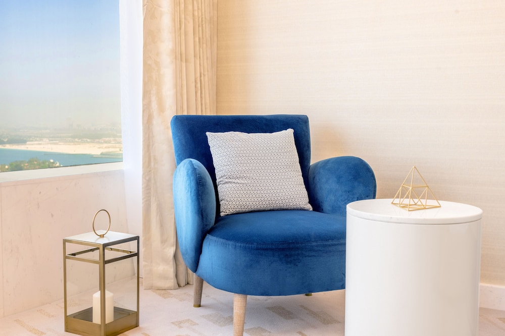 Deluxe Studio Suite with Sea View photo 2