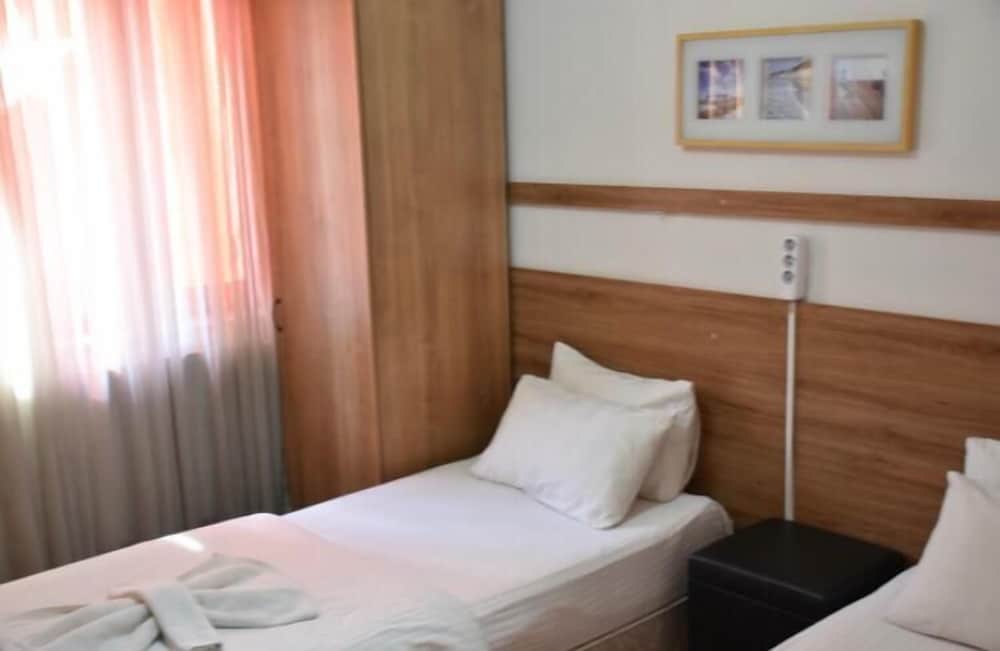 Standard Triple Room photo 3