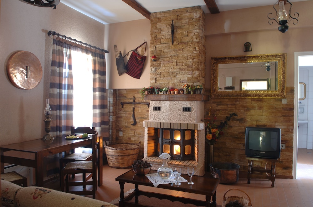 Comfort Apartment, Fireplace photo 3