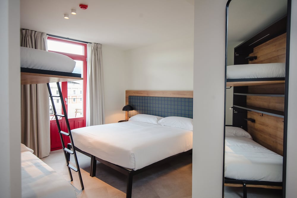 Standard Quadruple Room photo 2