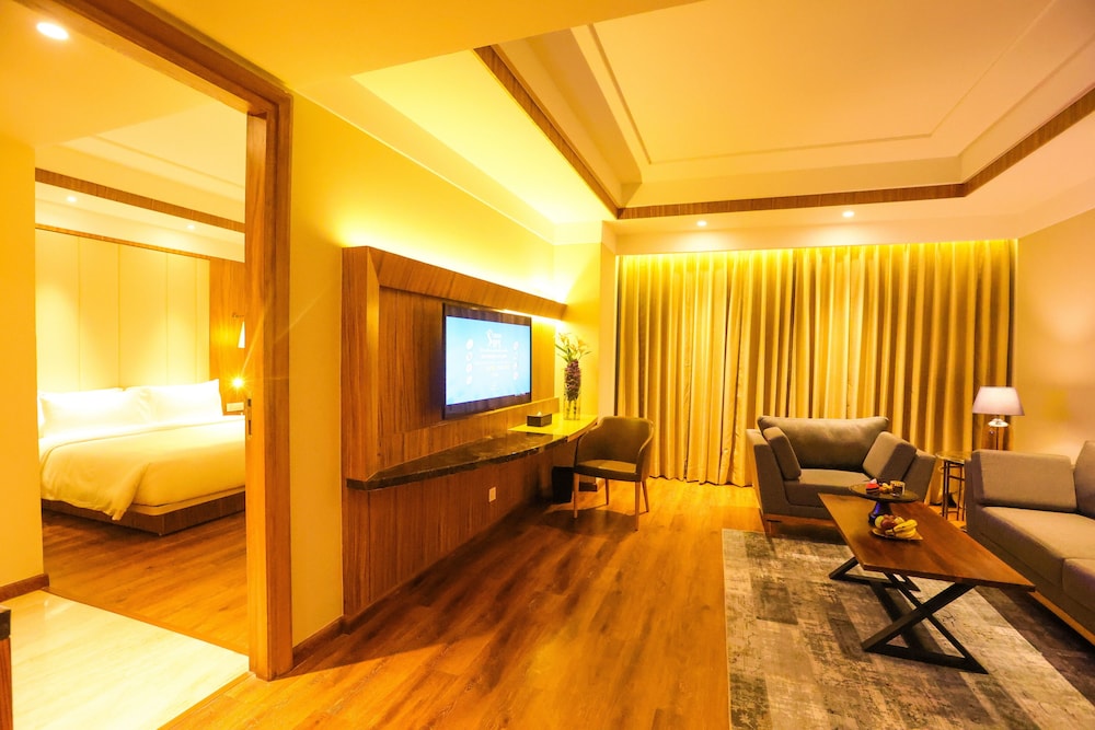 Suite, 1 Bedroom - Photo 4