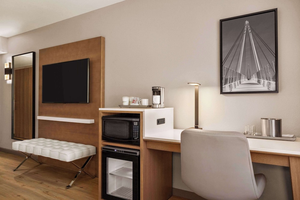 Suite, 2 Queen Beds, Non Smoking photo 3