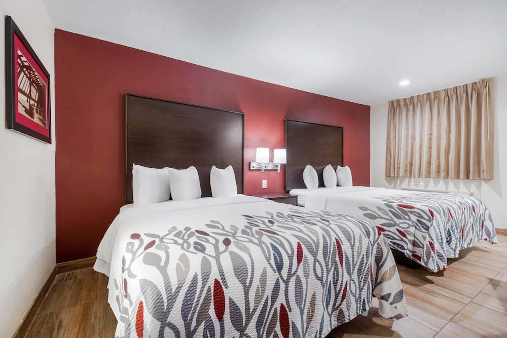 Deluxe Room, 2 Queen Beds, Non Smoking - Photo 4