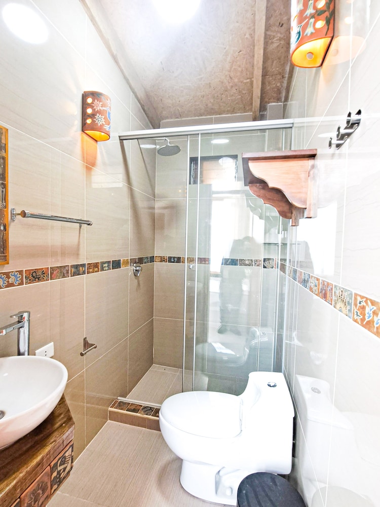 Grand Suite, 1 King Bed, Jetted Tub, Valley View photo 3