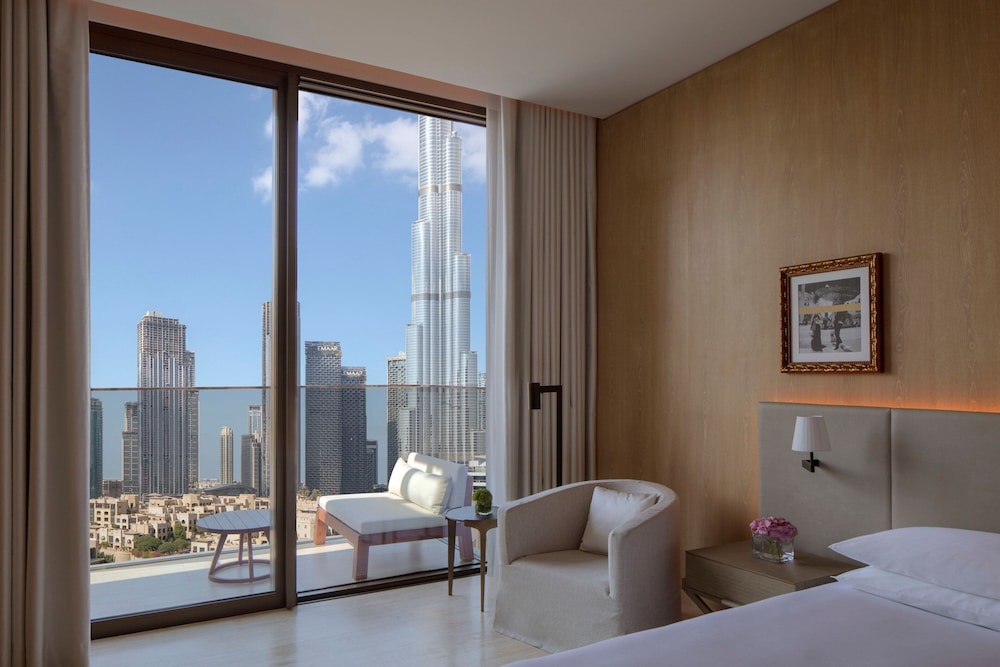 Deluxe Room, 1 King Bed, Balcony - Photo 11