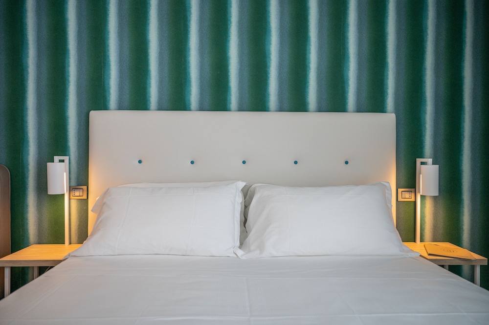 Deluxe Double Room, Balcony - Photo 7