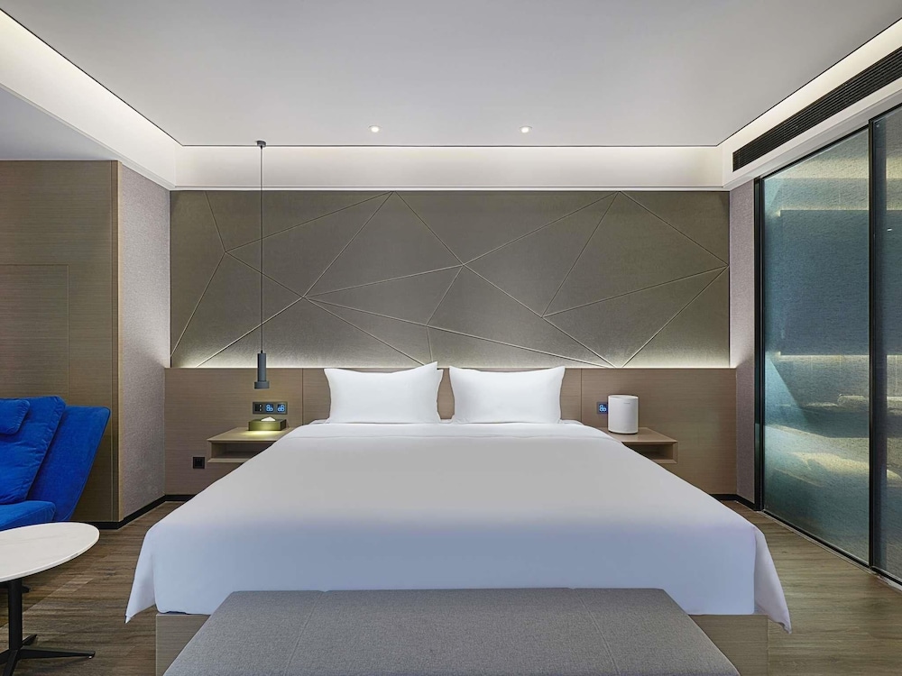 Deluxe Room, 1 King Bed