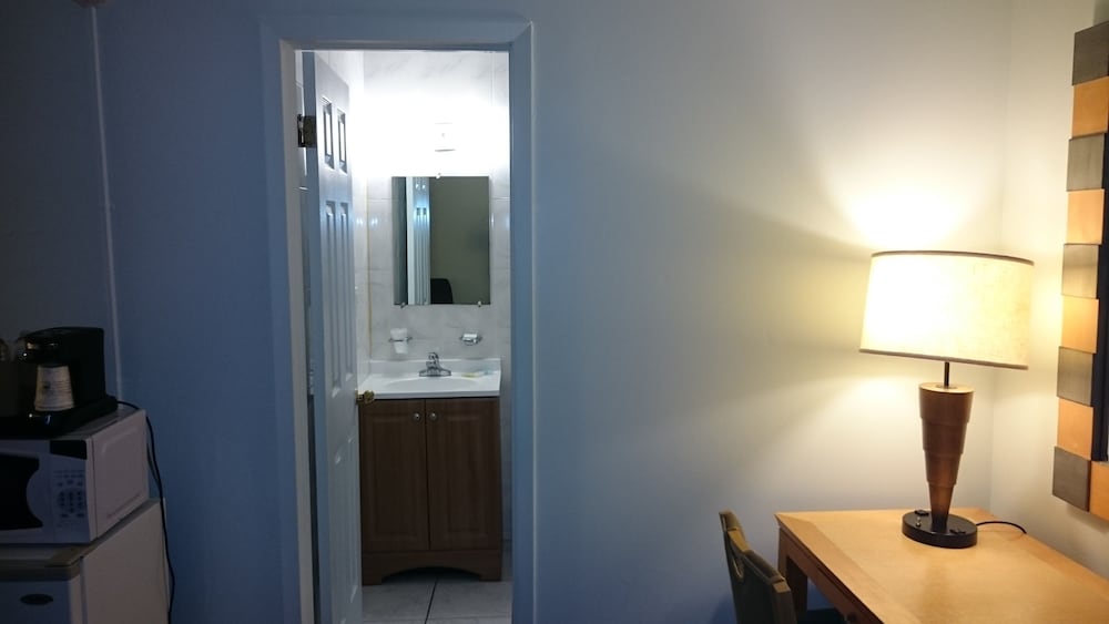 Room, 2 Double Beds, Non Smoking, Refrigerator & Microwave