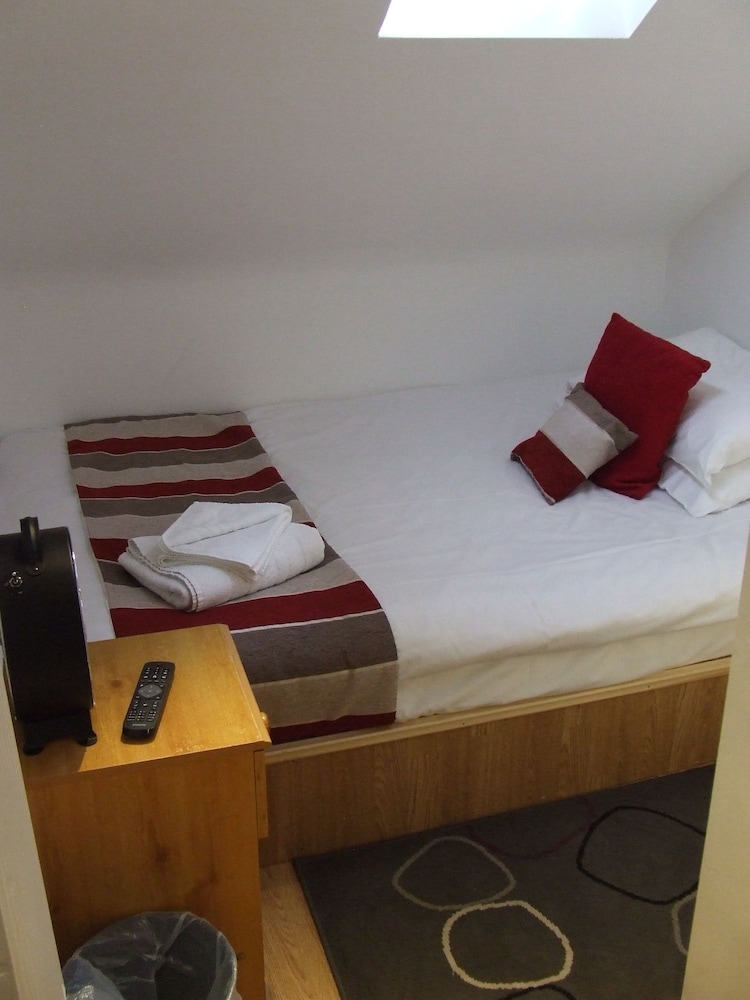 Small Single Room photo 1