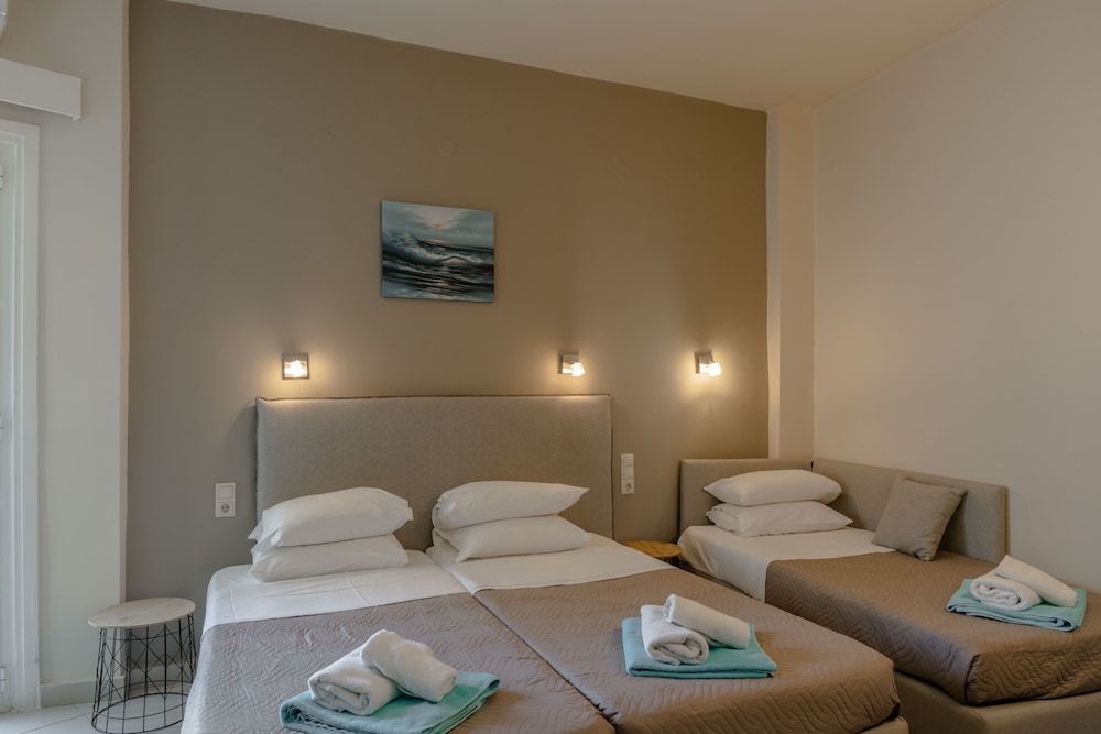 Standard Triple Room with Inland View photo 1