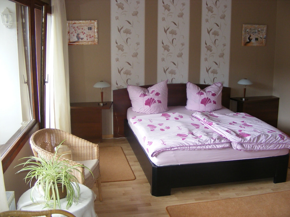 Deluxe Double Room, Ensuite photo 2