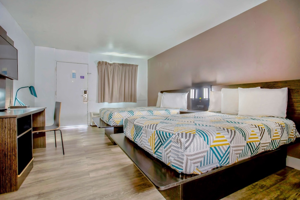 Standard Room, 2 Double Beds, Non Smoking, Refrigerator & Microwave - Photo 1