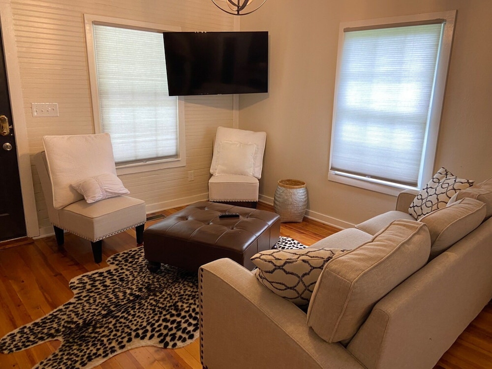 Signature Cottage, 2 Bedrooms, Non Smoking, Patio photo 2