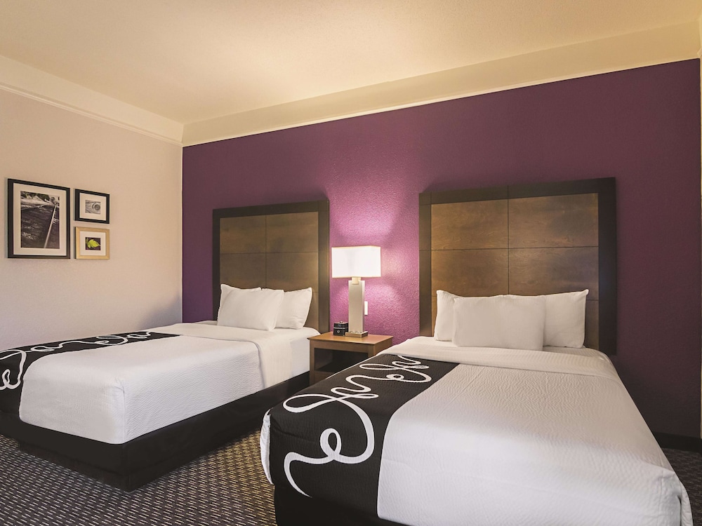 Room, 2 Double Beds, Non Smoking - Photo 2