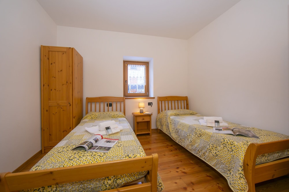 Family Apartment, Multiple Beds, Mountainside (Agritur Piazera 2) - Mountain View