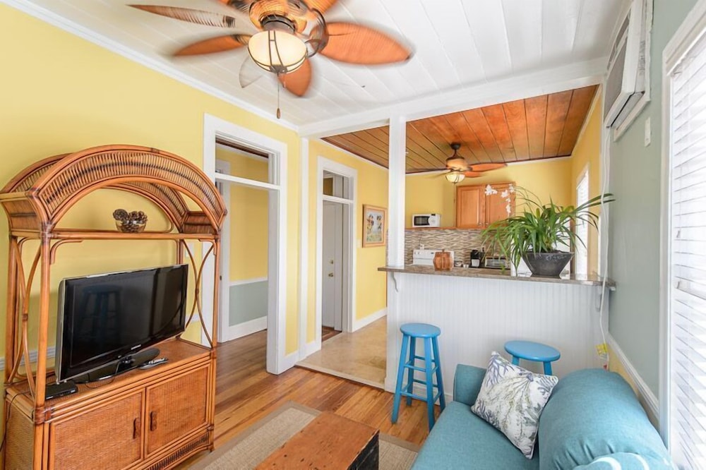 Caribbean Suite, 1 Bedroom, Kitchen, Private Balcony