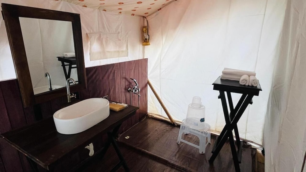 Premium Tent photo 2