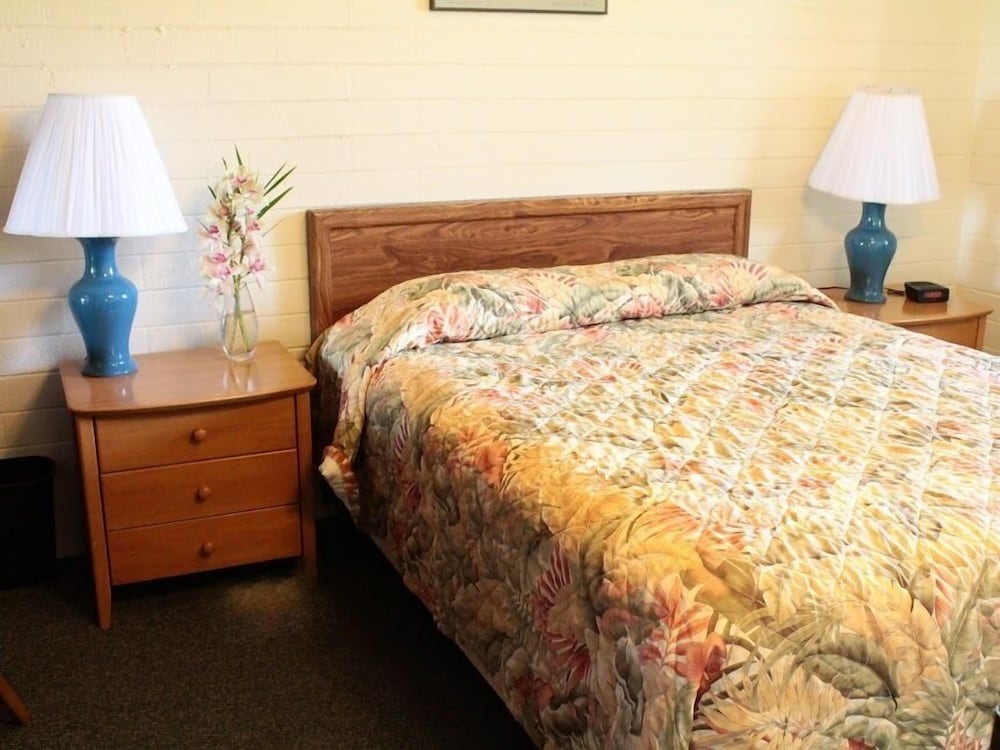 Basic Studio, 1 Queen Bed, Kitchen photo 1