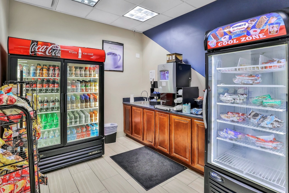 Studio, 1 King Bed, Hot Tub, Ocean View (Daytona Beach Resort 719)