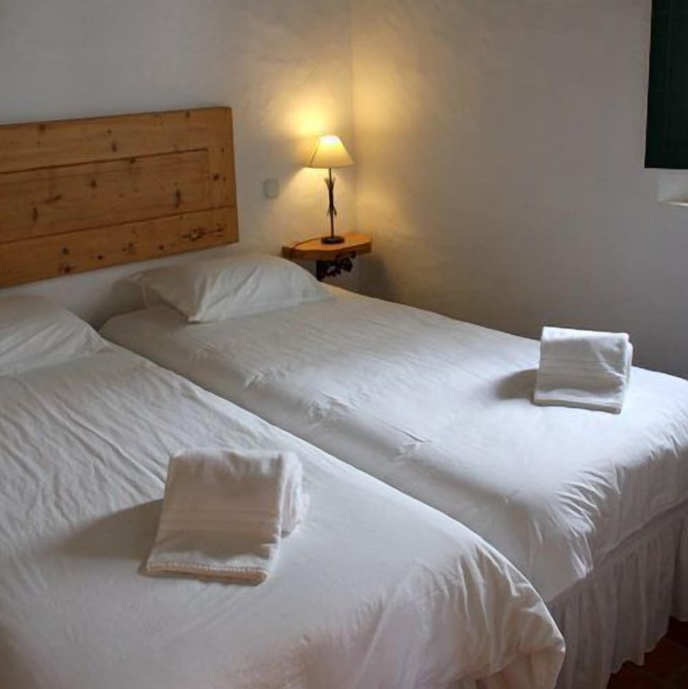 Cottage, 3 Bedrooms, Courtyard Area photo 2