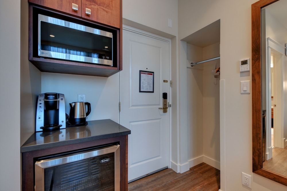 Premium Room, 1 Queen Bed, City View photo 3