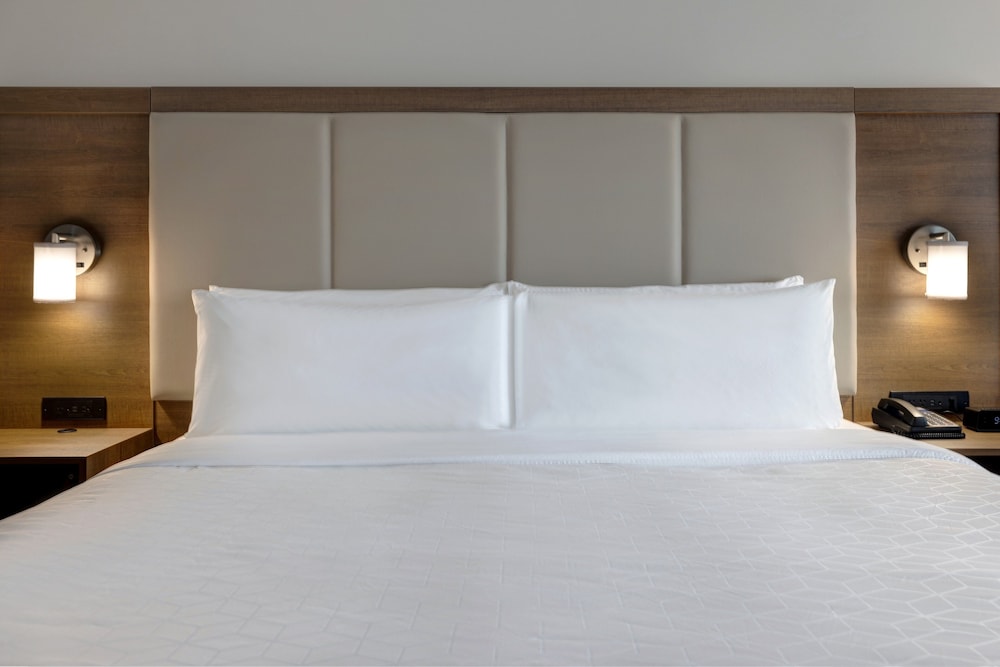 Suite, 2 Queen Beds, Accessible Bathtub (Accessible Tub) - Photo 6
