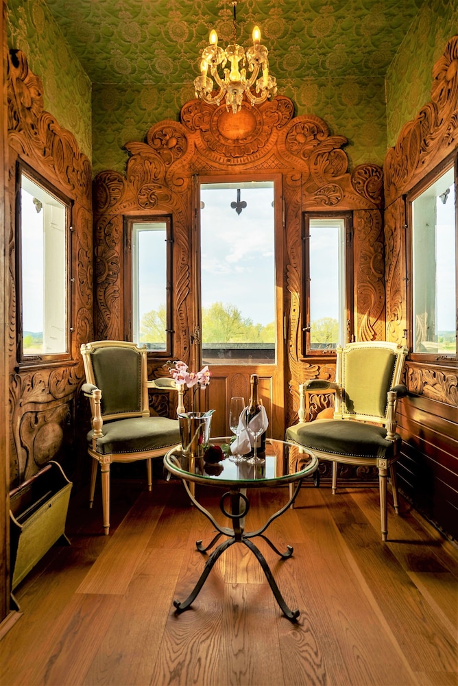 Suite - Photo 16