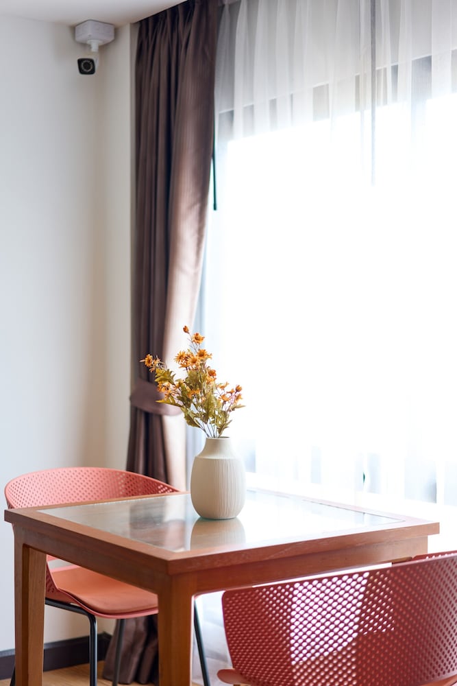 Family Studio Suite, 2 Bedrooms - Photo 11