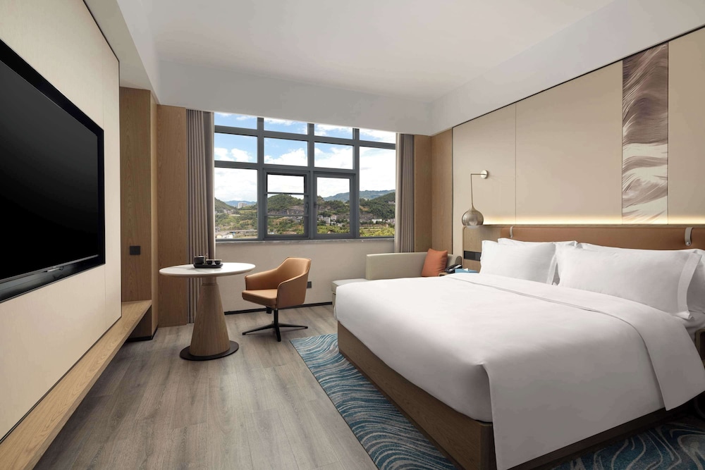 Superior Room, 1 King Bed, Non Smoking