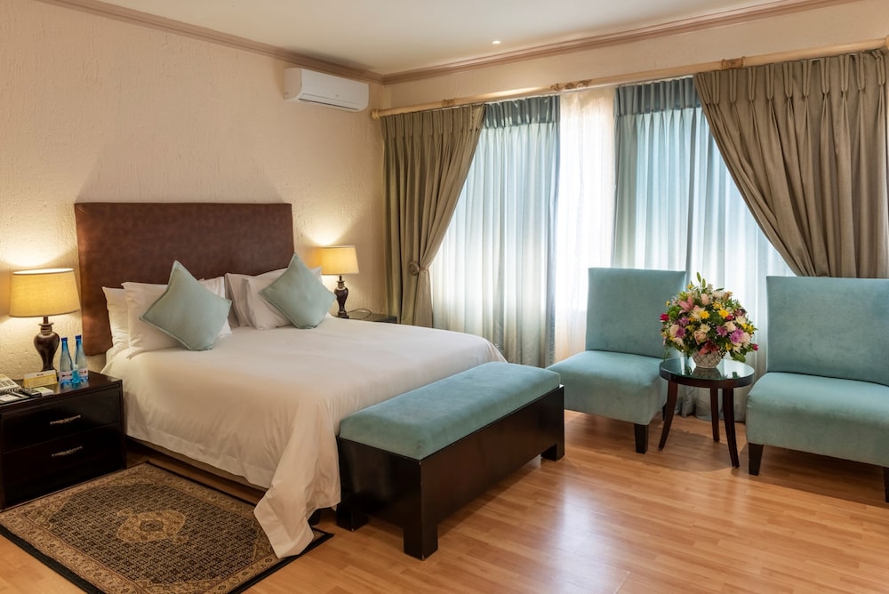 Queen Suite