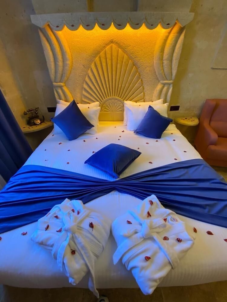 Luxury Suite photo 1