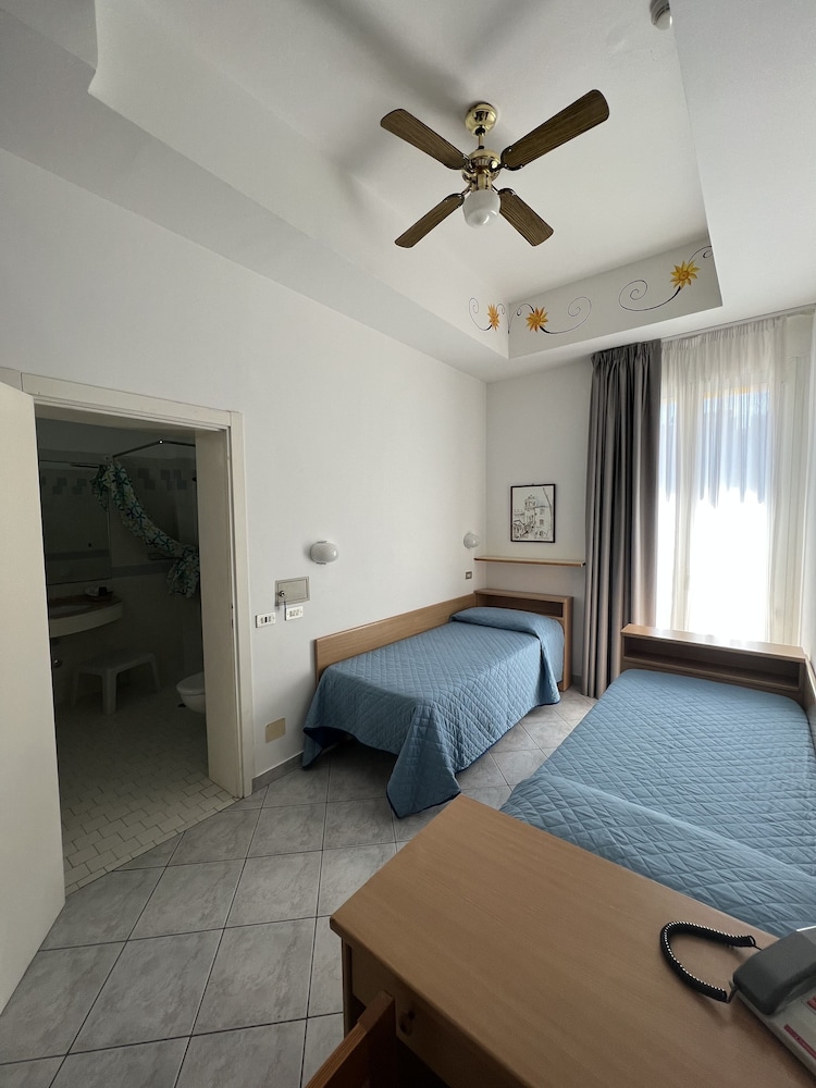 Basic Double Room photo 1