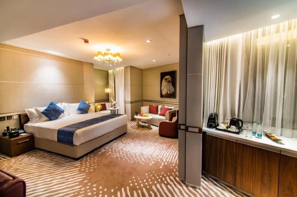 Executive Room - Photo 1