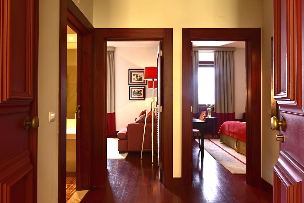 Suite - Photo 12