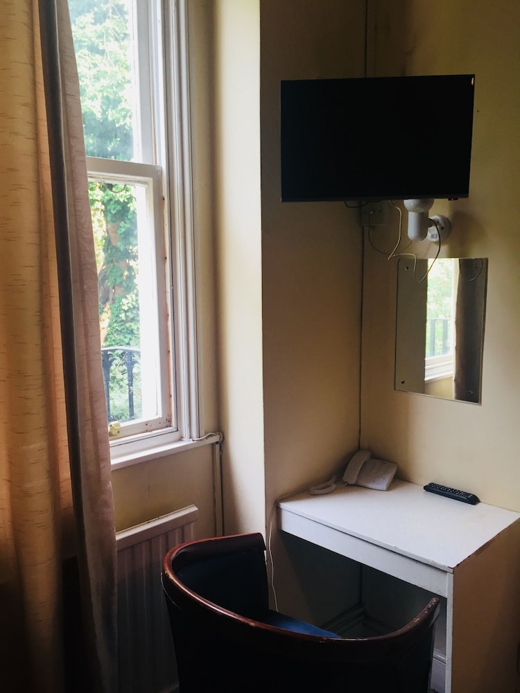 Twin Room, Ensuite photo 3