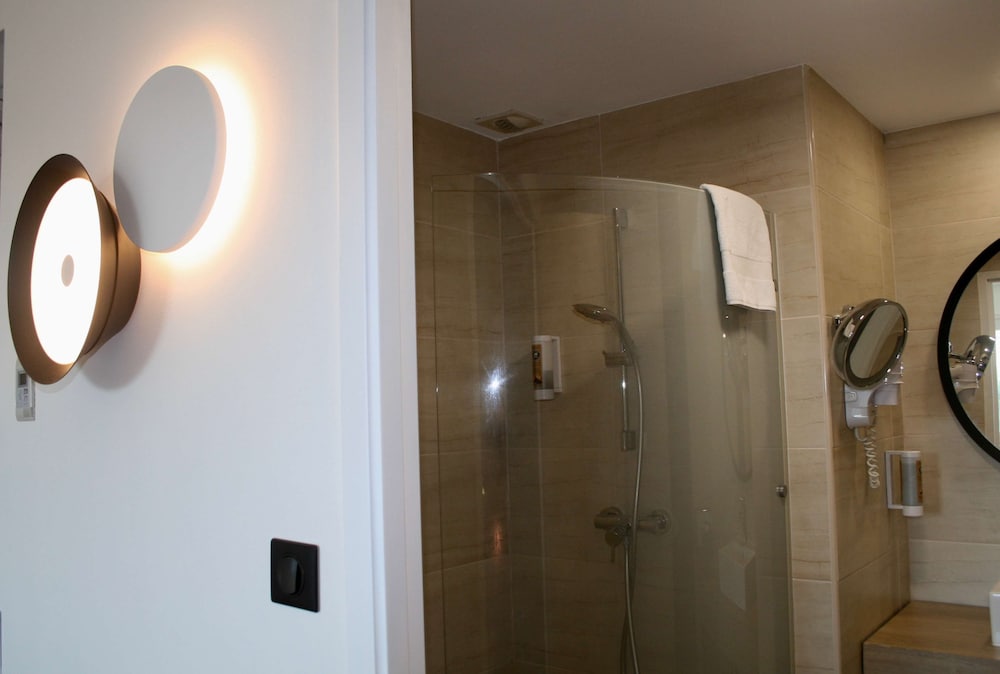 Standard Room, 1 Double Bed - Photo 6