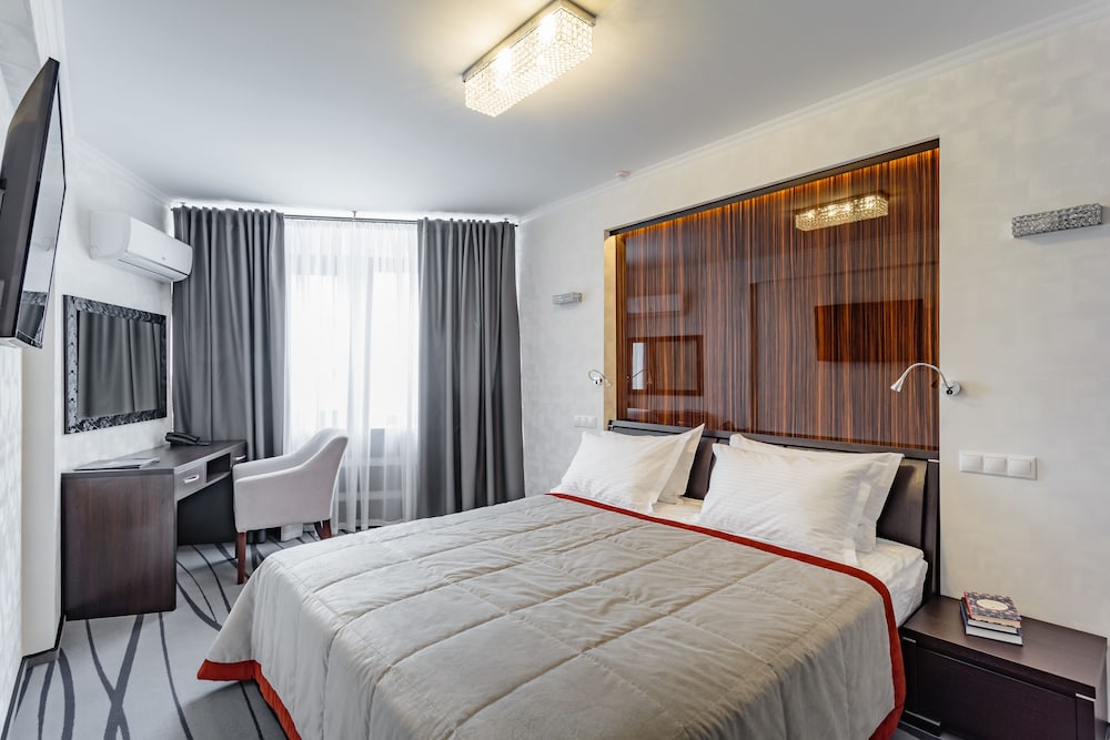 Deluxe Suite, 2 Queen Beds, City View photo 2