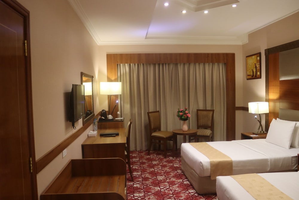 Deluxe Twin Room, 2 Twin Beds, City View photo 2