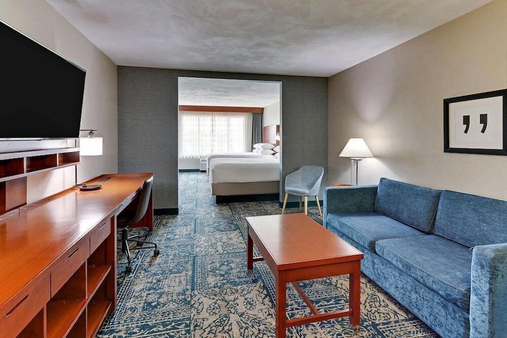Suite, 2 Queen Beds, Non Smoking photo 2